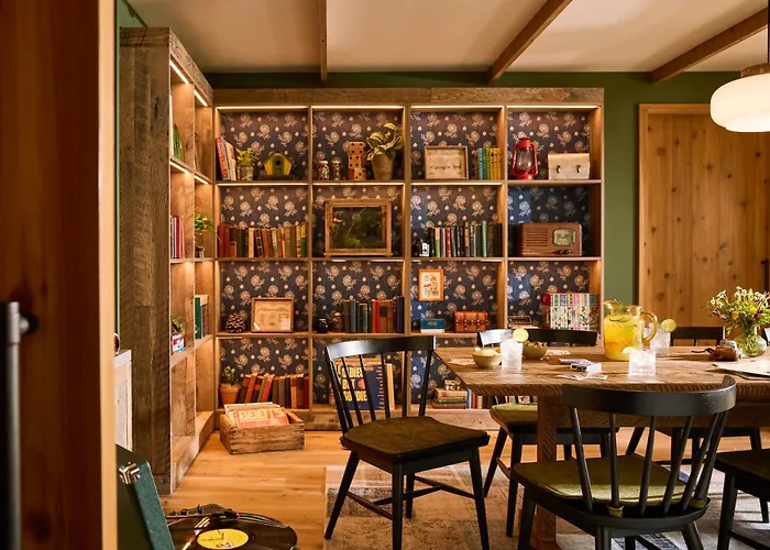 Treehouse Hotel Silicon Valley